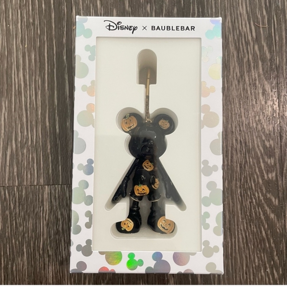 NWB DISNEY -BAUBLEBAR MICKEY MOUSE WITH PUMPKINS🎃/KEY RING/ PURSE CHARM🎃🎃🎃🎃
